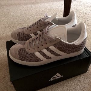 Adidas gazelle size 7